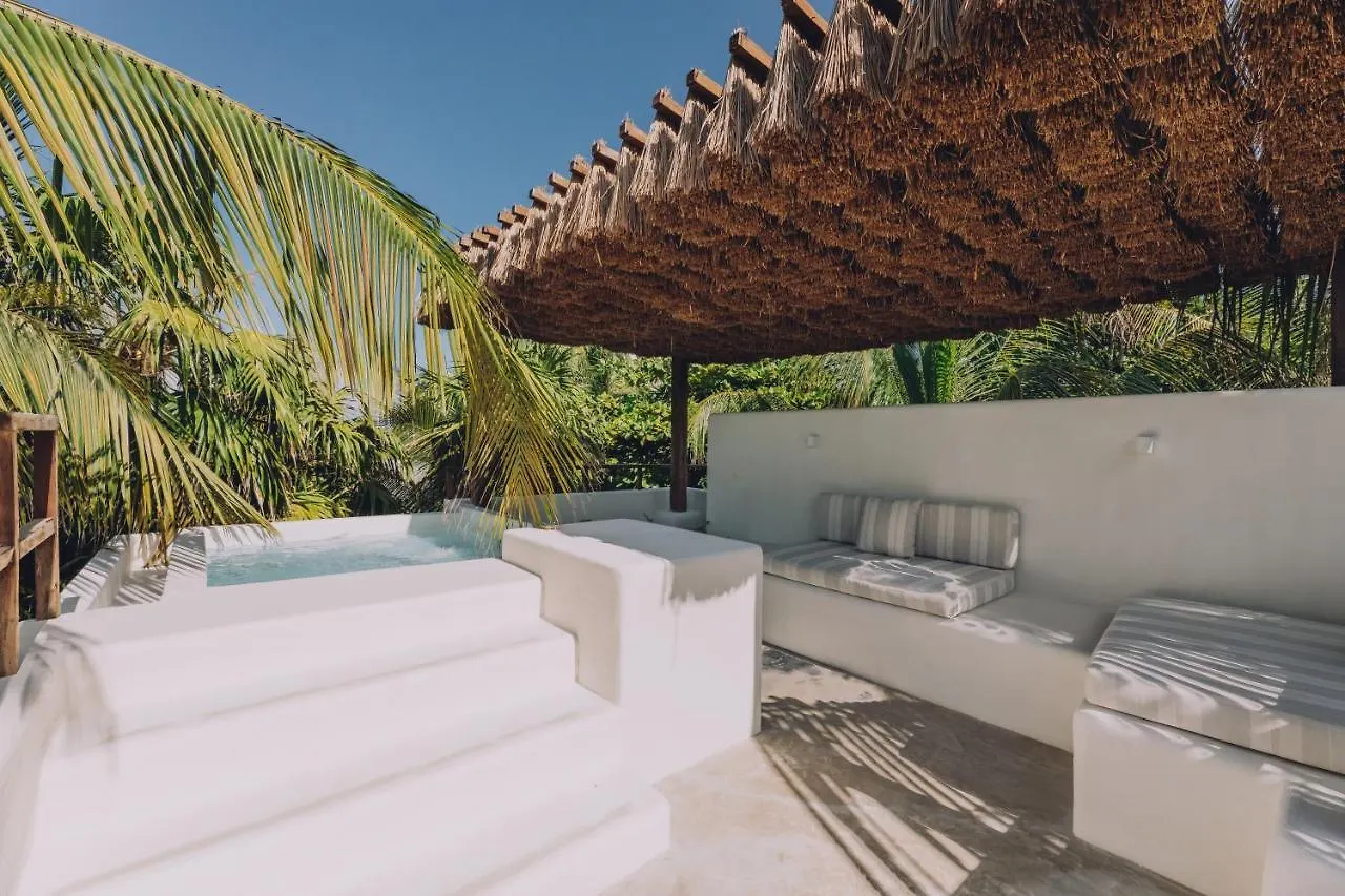 ****  Chiringuito Tulum Hotel Mexico