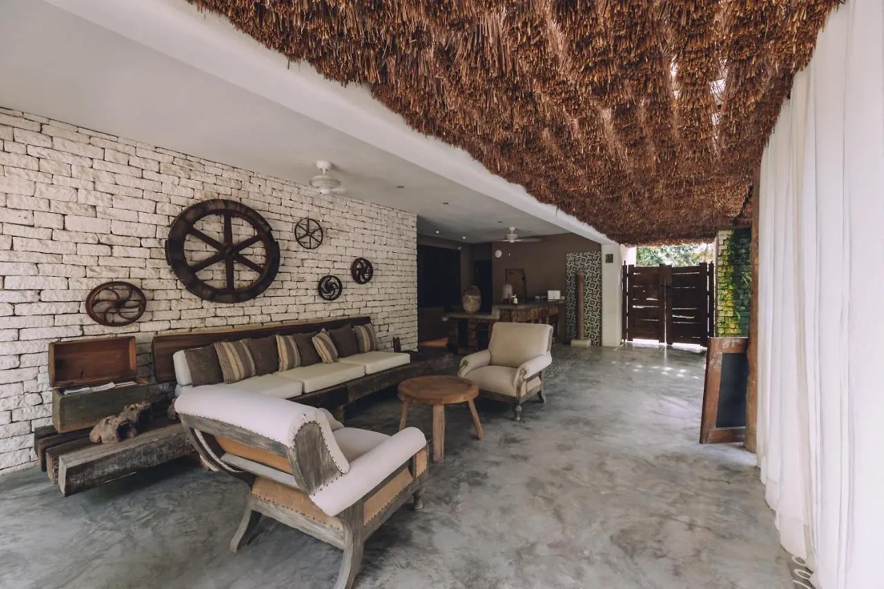 ****  Chiringuito Tulum Hotel Mexico